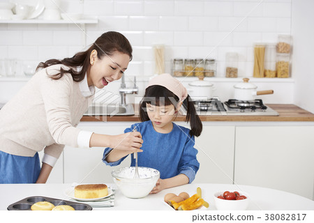 Cooking, Mother, Daughter, Korean 38082817