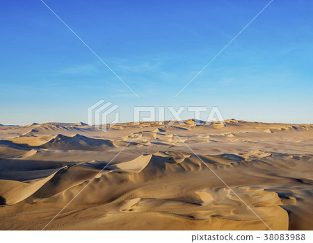 Huacachina in Peru Huacachina in Peru 38083988