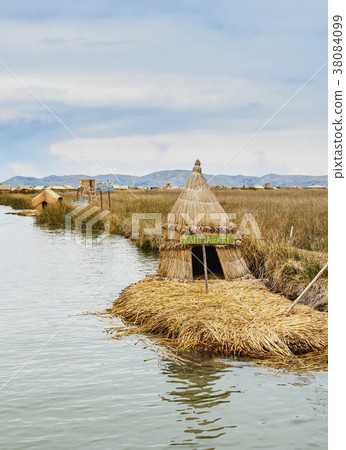 Uros Islands on Lake Titicaca in Peru 38084099