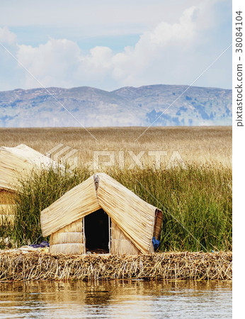 Uros Islands on Lake Titicaca in Peru 38084104