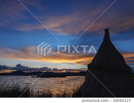 Uros Islands on Lake Titicaca in Peru Uros Islands on Lake Titicaca in Peru 38084123