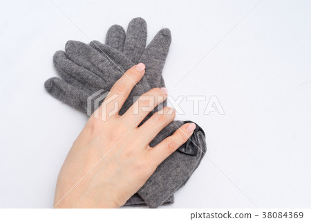 Woman with gloves 38084369
