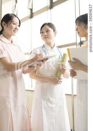 諮詢的護士 38084637