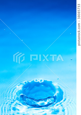 水滴和漣漪 38085733