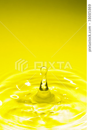 水滴和漣漪 38085869