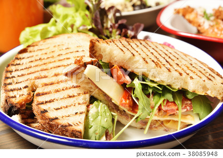 Beef panini sandwich     38085948