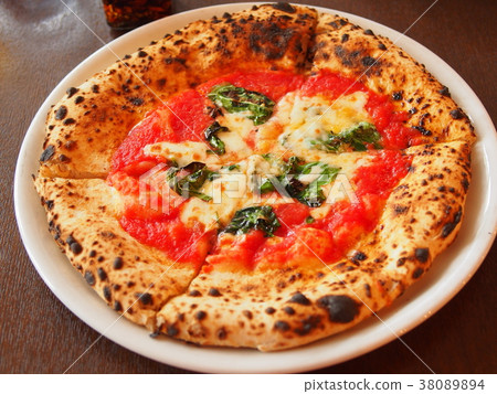 Pizza Margherita 38089894