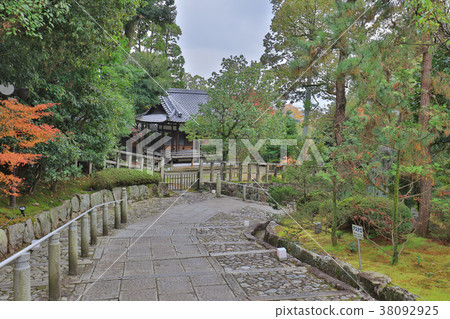 Yuzenen garden at Chion in Buddhist Temple. 38092925