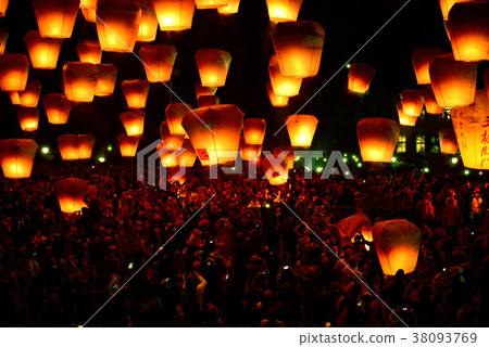 Night, Pingxi Lantern Festival, sky lanterns, festivals, festivals, atmosphere, peace, famous attractions, up, rising, Kongming Lantern, Prayer, Lantern Festival Night, Pingxi Lantern Festival, sky lanterns, festivals, festivals, atmosphere, peace, famous attractions, up, rising, Kongming Lantern, Prayer, Lantern Festival 38093769