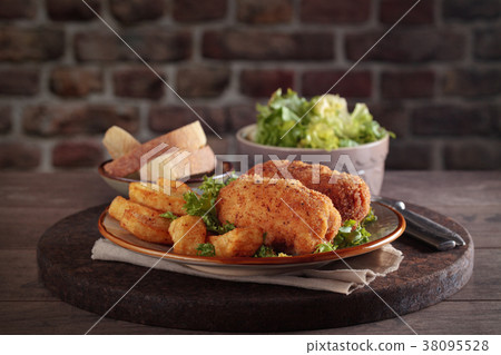 Fried chicken breast Fried chicken breast 38095528