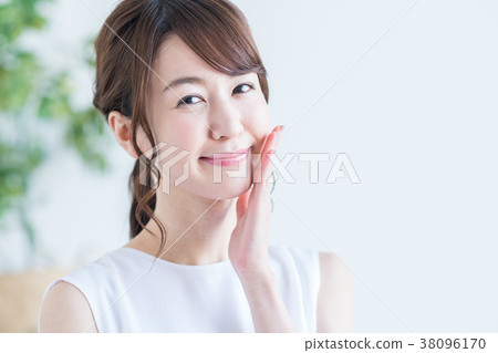 年輕的女士 年輕的女士 38096170