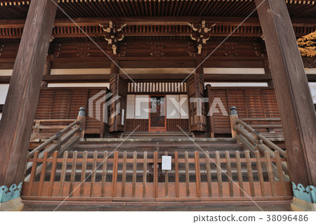 the Shinsho gokuraku ji garden at fall 38096486