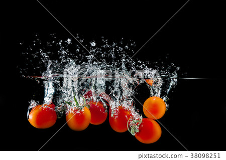 tomato in water splash tomato in water splash 38098251