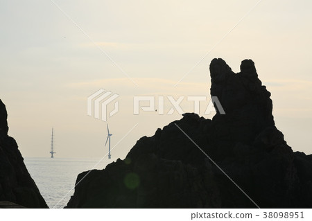 Inuiwa and offshore power generation Inuiwa and offshore power generation 38098951