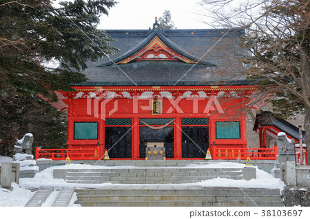 赤城神社大廳在冬天 38103697