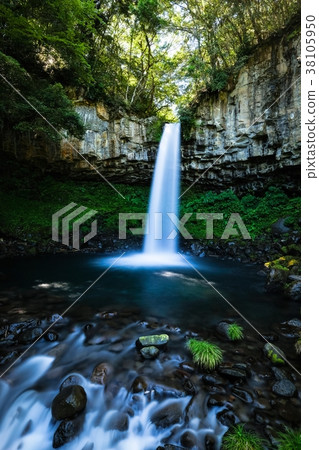 Great castle waterfall (Ibaraki waterfall) 38105950