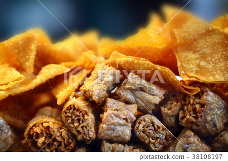 More fried tofu and fried wontons  38108197