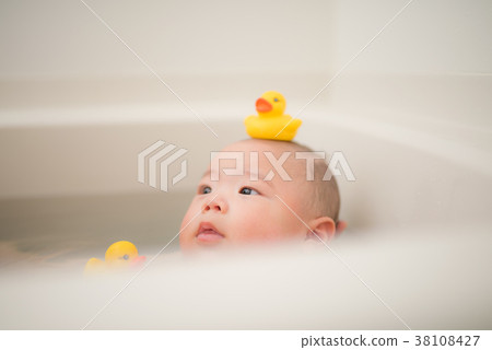 bathing bathing 38108427