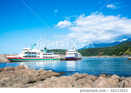 Shiretoko Tourist Boat 38111052