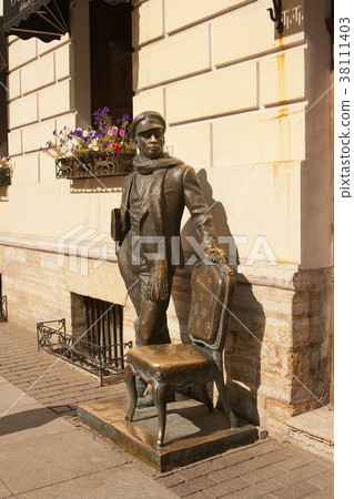 St. Petersburg, Russia: Sculpture of Ostap Bender St. Petersburg, Russia: Sculpture of Ostap Bender 38111403