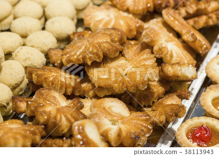 pastries 38113943