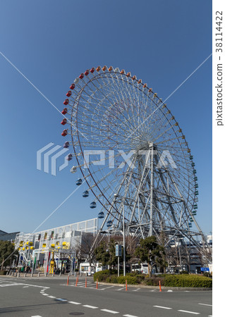 A large ferris wheel of the Osaka Kaiyukan. A large ferris wheel of the Osaka Kaiyukan. 38114422