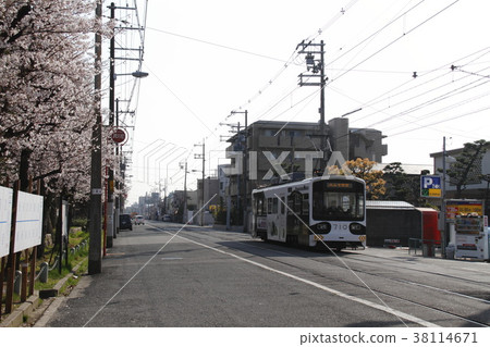 韓華列車貫穿整個城市 38114671
