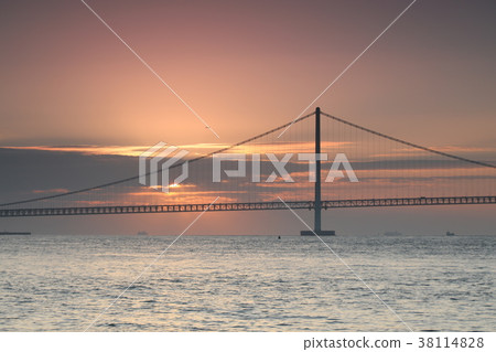 January 1, 2018 First sunrise Akashi Kaikyo Bridge 38114828