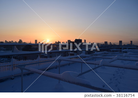 Roof of heavy snow Roof of heavy snow 38116754