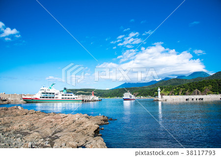Shiretoko Tourist Boat 38117793