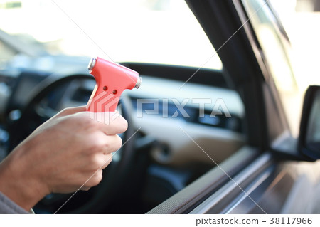 逃生（緊急失控錘危險緊急撤離緊急駕駛員司機身體零件無臉） 38117966