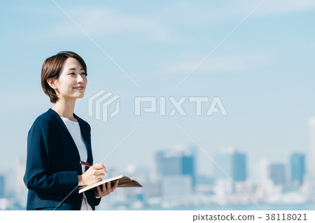 偶然衣服藍天的中間夫人 偶然衣服藍天的中間夫人 38118021