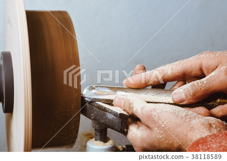 lathe on a tree 38118589