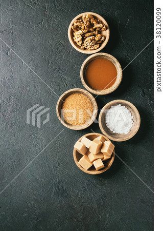 Salted caramel fudge 38120099