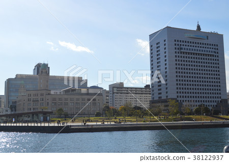 沿著一條運河在橫濱在一個晴天 沿著一條運河在橫濱在一個晴天 38122937