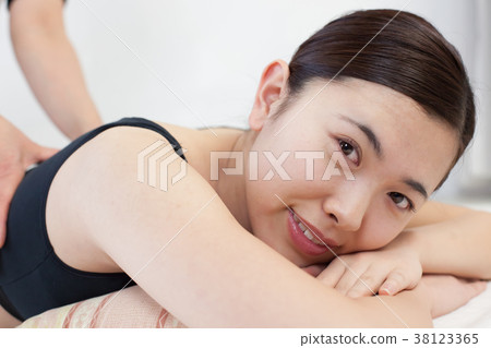 女按摩 女按摩 38123365