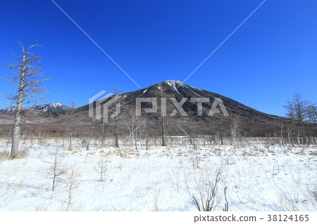 Senjogahara和Mt. Man山雪景 Senjogahara和Mt. Man山雪景 38124165