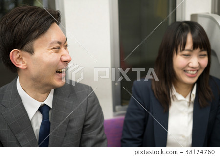 火車男女通勤射擊合作“京王電鐵有限公司” 38124760