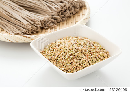 Raw noodles 38126408