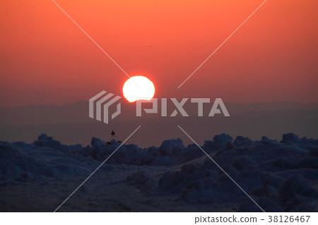 Sunrise in the snow scene 38126467