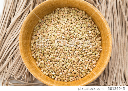 Raw noodles 38126945