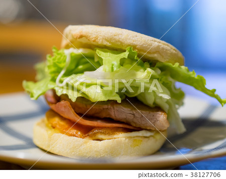 Cheese pork burger Cheese pork burger 38127706