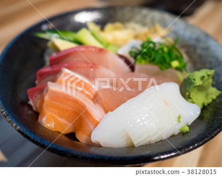 Sashimi rice bowl Sashimi rice bowl 38128015
