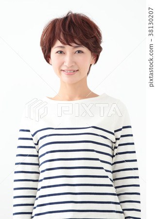 中年女性短髮 38130207