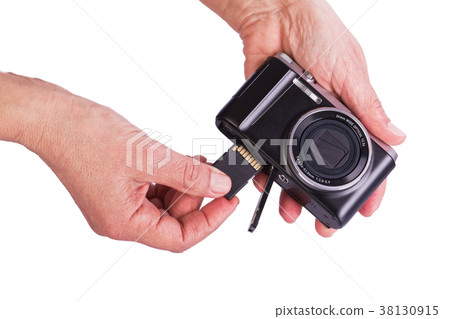 Memory Card inserted in the camera. Memory Card inserted in the camera. 38130915