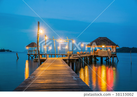 Wooded bridge to Koh Mak harbor 38133002