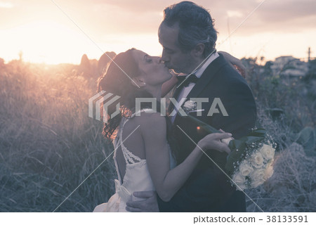 Just Married, Kiss in the Sun Just Married, Kiss in the Sun 38133591