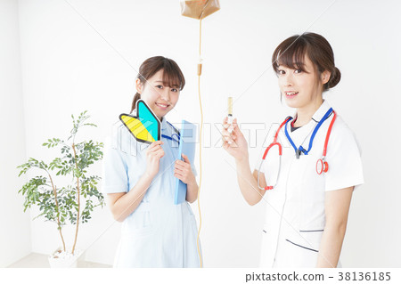 年輕的護士 38136185