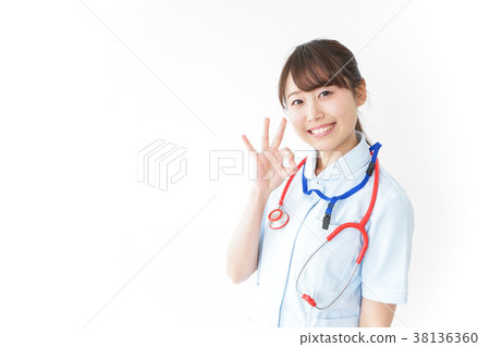 OK sign nurse 38136360