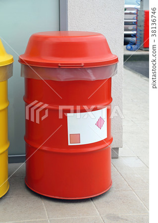 Red Barrel Red Barrel 38136746